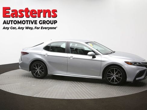 Used 2023 Toyota Camry SE image 43