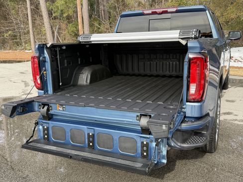 Used 2024 GMC Sierra 1500 Denali w/ Denali Reserve Package image 9