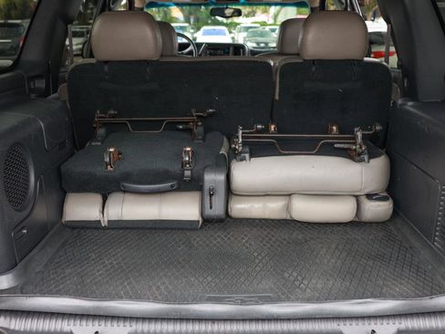 Used 2002 Chevrolet Tahoe LT RWD image 24