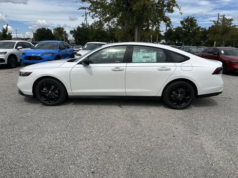 Used 2025 Honda Accord SE image 3