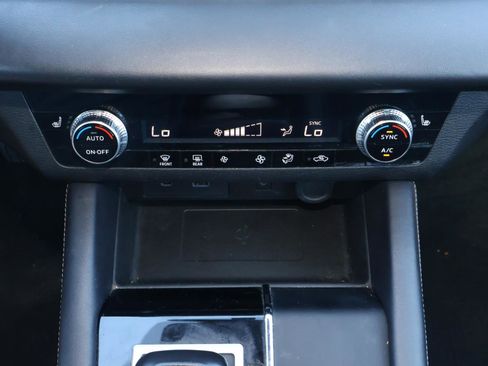 Used 2024 Mitsubishi Outlander SE image 27