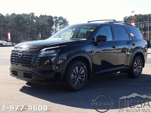 New 2026 Nissan Pathfinder SV image 3