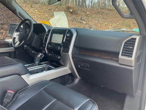 Used 2018 Ford F150 Lariat image 11