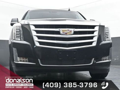 Used 2016 Cadillac Escalade ESV Premium AWD/4WD image 17