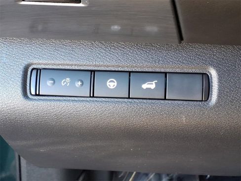 Certified 2023 Nissan Pathfinder SL w/ SL Premium Package image 17