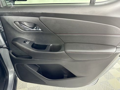 Used 2024 Chevrolet Traverse RS image 27