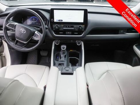 Certified 2024 Toyota Grand Highlander XLE image 4