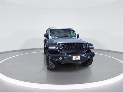 Used 2024 Jeep Wrangler Unlimited image 2