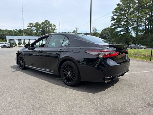 Used 2022 Toyota Camry SE FWD image 7