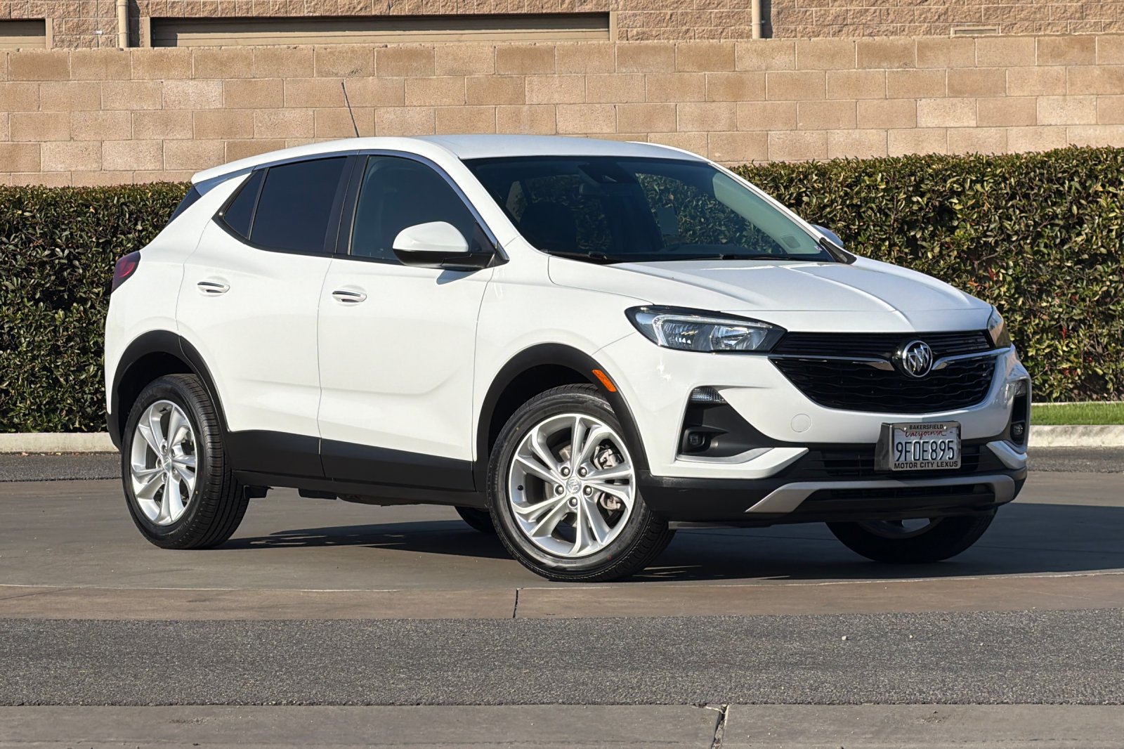 Used 2023 Buick Encore GX Preferred w/ Cold Weather Comfort Package FWD image 2