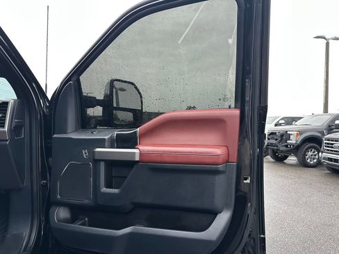 Used 2022 Ford F250 Platinum w/ FX4 Off-Road Package image 36