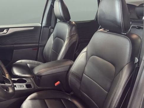 Used 2025 Ford Escape Platinum AWD/4WD image 15
