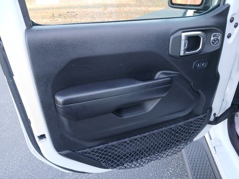 Certified 2020 Jeep Gladiator Sport w/ Quick Order Package 24S image 23