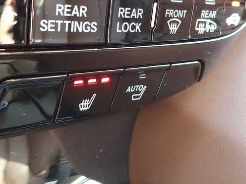 Used 2026 Acura MDX w/ Technology Package image 17