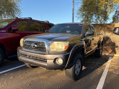 Used 2011 Toyota Tacoma PreRunner w/ SR5 Pkg #2 image 5