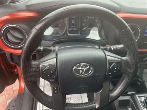 Used 2016 Toyota Tacoma TRD Off-Road w/ Towing Package AWD/4WD image 10