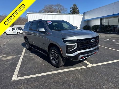 Used 2025 Chevrolet Suburban Z71 AWD/4WD image 1