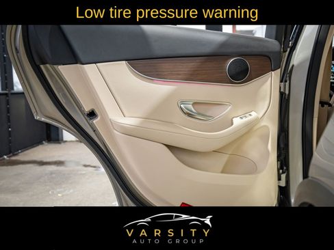 Used 2021 Mercedes-Benz GLC 300 GLC 300 image 25