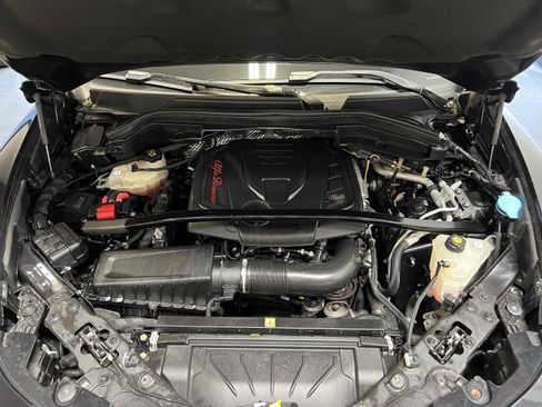 Used 2021 Alfa Romeo Stelvio Sprint w/ Nero Edizione RWD image 17