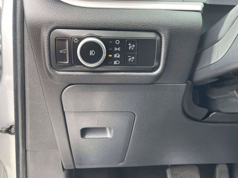 Used 2024 Ford Explorer XLT w/ Equipment Group 202A RWD image 22
