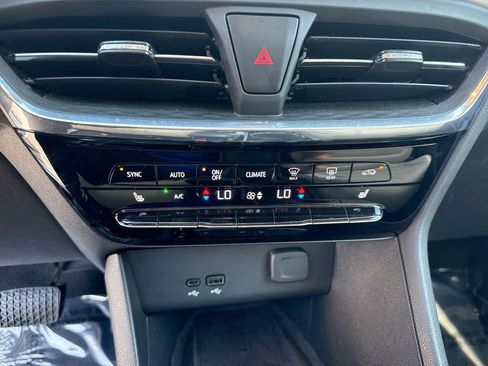 Used 2025 Buick Encore GX Avenir w/ Avenir Technology Package FWD image 14