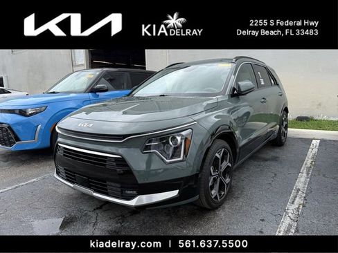 Used 2023 Kia Niro EX Touring FWD image 9