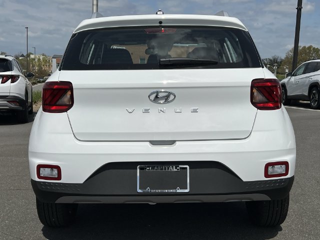 Used 2026 Hyundai Venue SEL FWD image 32