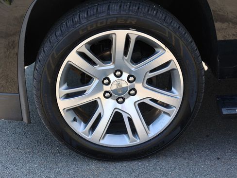 Used 2017 Cadillac Escalade Premium Luxury AWD/4WD image 11