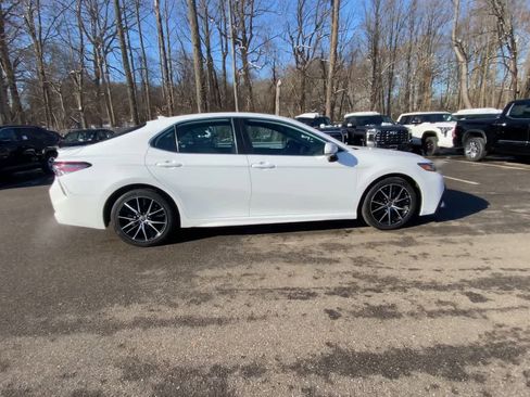 Used 2023 Toyota Camry SE image 17
