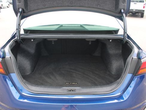 Used 2024 Nissan Altima 2.5 SR FWD image 17