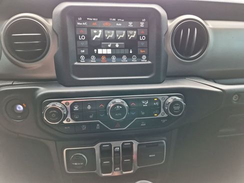 Used 2020 Jeep Gladiator Sport w/ Quick Order Package 24S AWD/4WD image 20