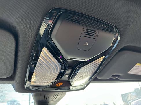 Used 2022 BMW X6 xDrive40i w/ M Sport Package image 28