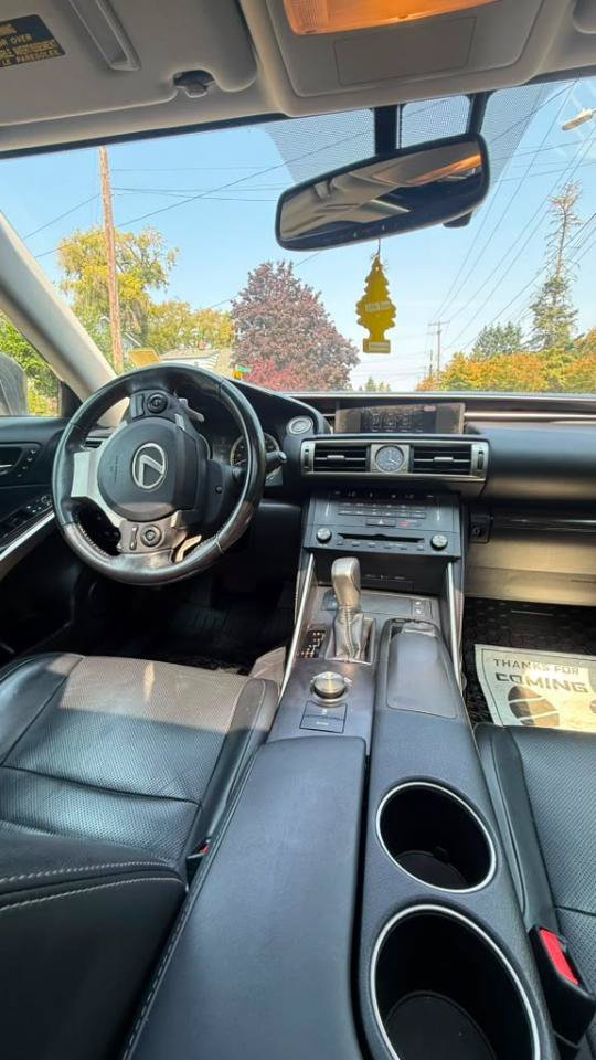 Used 2016 Lexus IS 300 AWD image 11