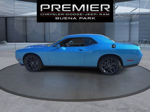 Used 2023 Dodge Challenger SXT w/ Blacktop Package image 5