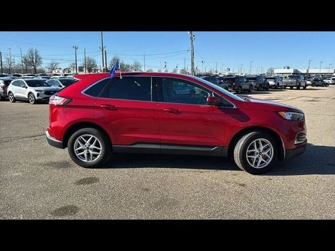 Certified 2023 Ford Edge SEL w/ Convenience Package AWD/4WD image 3