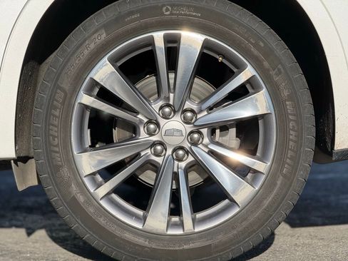 Used 2023 Cadillac XT6 Premium Luxury image 3