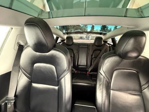 Used 2020 Tesla Model 3 Standard Range Plus RWD image 28