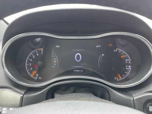 Used 2017 Jeep Grand Cherokee Altitude image 7