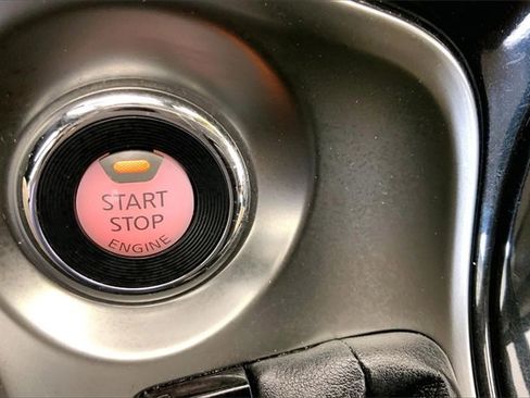 Used 2017 Nissan Maxima Platinum w/ Medallion Package image 32