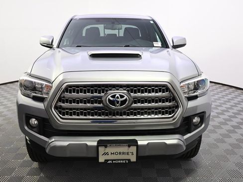 Used 2017 Toyota Tacoma TRD Sport w/ Tow Package (A/T) AWD/4WD image 10