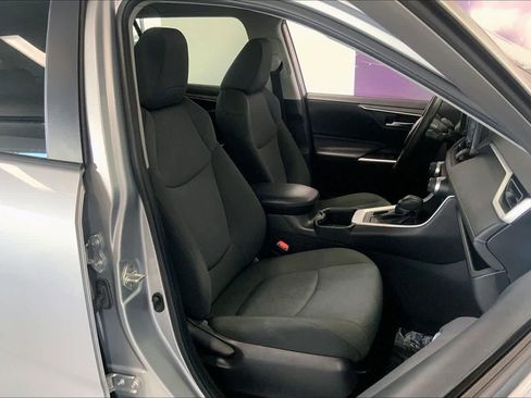 Used 2022 Toyota RAV4 XLE image 12