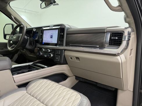 Used 2026 Ford F450 Platinum w/ Platinum Plus Package AWD/4WD image 40