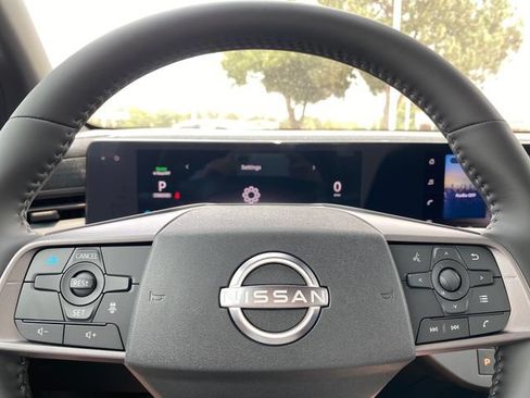 New 2026 Nissan Leaf FWD image 15