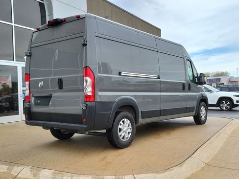 Used 2025 RAM ProMaster 2500 w/ Quick Order Package 22G SLT FWD image 4