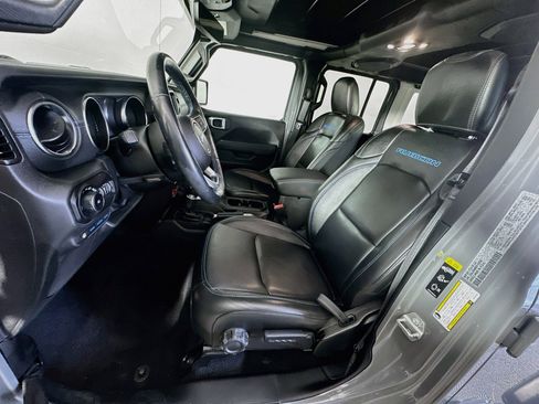 Used 2022 Jeep Wrangler Unlimited Rubicon 4xe w/ Cold Weather Group AWD/4WD image 13