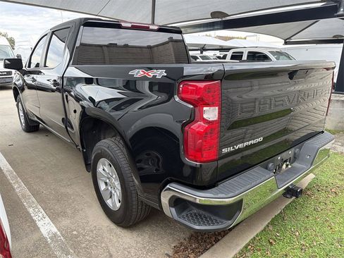 Used 2022 Chevrolet Silverado 1500 LT w/ Bed Protection Package image 4