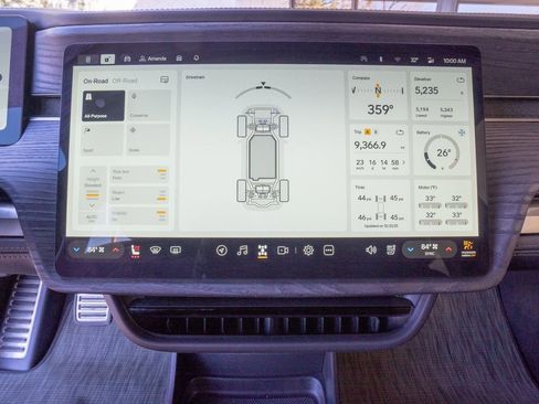 Used 2024 Rivian R1S Adventure image 11