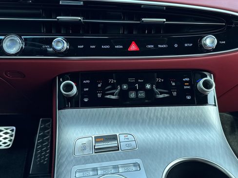 New 2026 Genesis GV70 2.5T Sport Prestige image 9