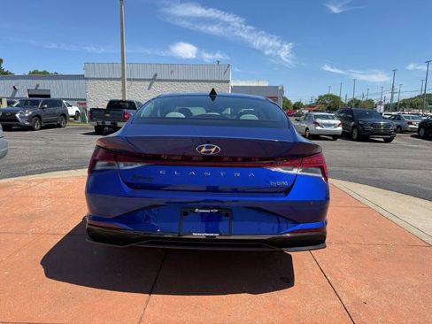 Used 2023 Hyundai Elantra Limited w/ Cargo Package FWD image 5