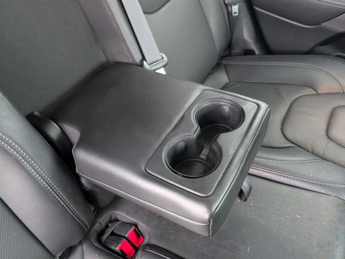 Used 2021 Jeep Cherokee Limited image 16